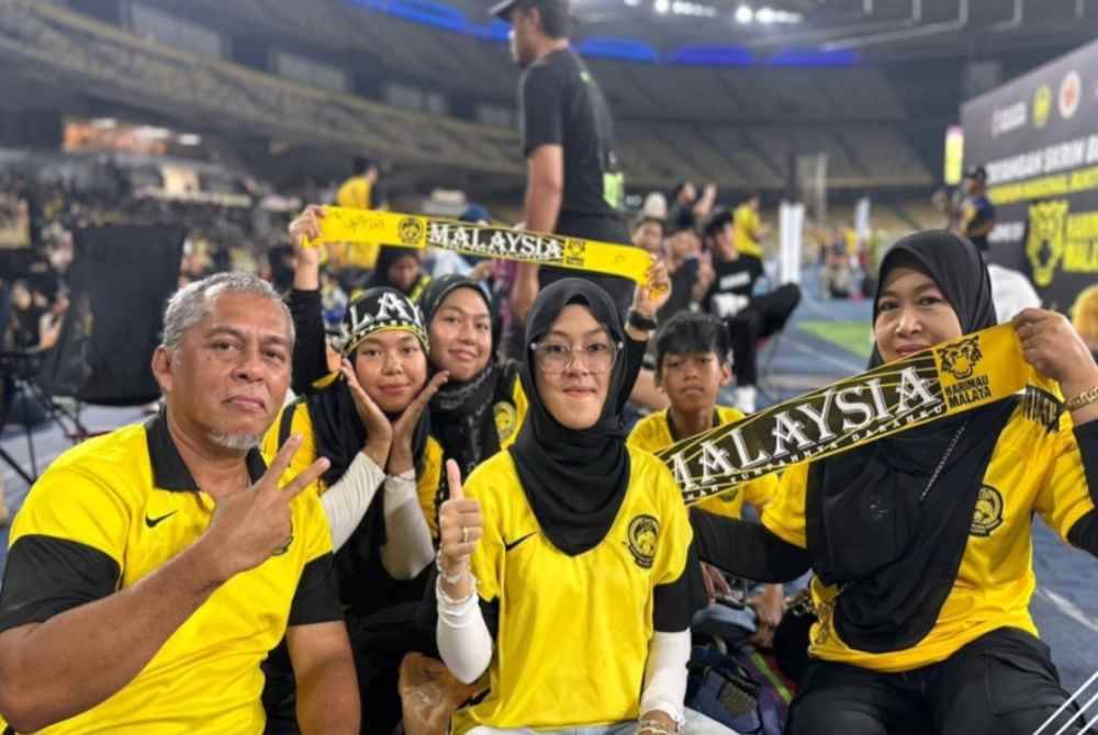 Lebih 2,000 penyokong saksi aksi Harimau Malaya di Stadium Nasional