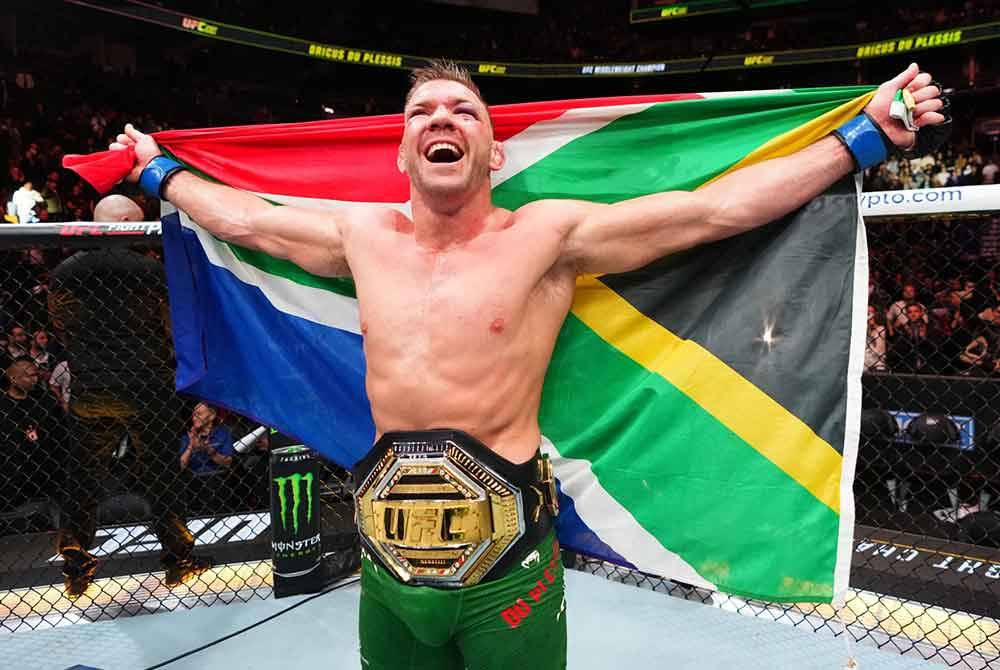 Du Plessis muncul juara UFC pertama dari Afrika Selatan. Foto: Agensi