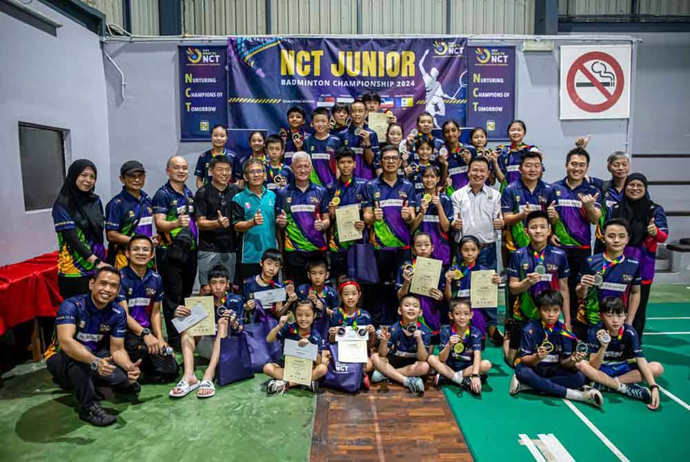Kejuaraan Badminton Remaja NCT barakan akar umbi
