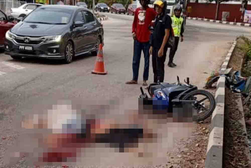 Wanita maut selepas motosikal dinaiki hilang kawalan menyebabkannya terjatuh sebelum digilis treler di Jalan Sungai Seluang, Kulim, Kedah. Foto ihsan pembaca