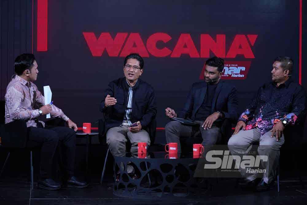 Wacana Sinar Harian bertajuk UPSR, PT3: Perlukah 'U-Turn'? menampilkan (dari kiri) hos Ismail Adnan, Othman, Samuel dan Mohd Nazri di Kompleks Kumpulan Karangkraf pada Selasa. Foto Sinar Harian / MOHD HALIM ABDUL WAHID