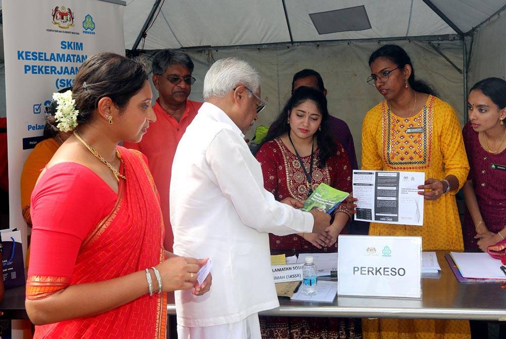 Sivanesan sempat mengunjungi kaunter Pertubuhan Keselamatan Sosial (PERKESO) yang dibuka sebagai kemudahan orang awam sempena sambutan Thaipusam dekat Kuil Sri Subramaniar di Gunung Cheroh dekat Ipoh.