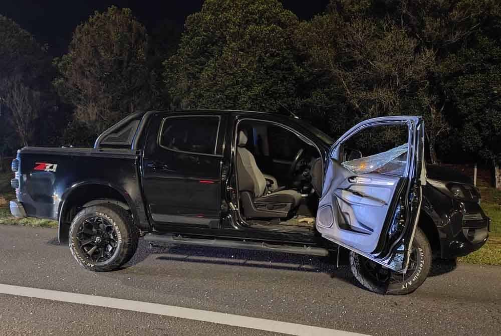 Mangsa maut dirempuh sebuah lori dalam nahas melibatkan tiga kenderaan di Kilometer 21.6 Lebuhraya Utara-Selatan Hubungan Tengah (ELITE) pada Khamis.