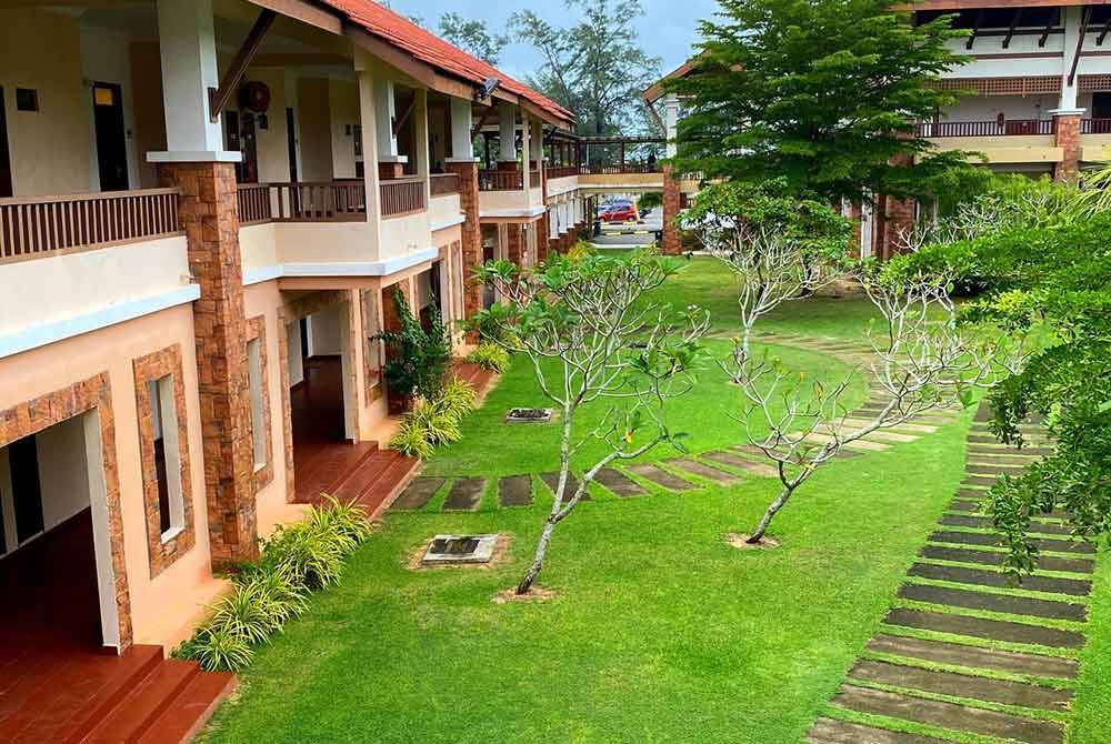 Terletak berhampiran pesisir Pantai Tok Bali dan Bisikan Bayu, lokasi ini menjanjikan suasana percutian yang kondusif dan mampu menghilangkan penat lelah bekerja.