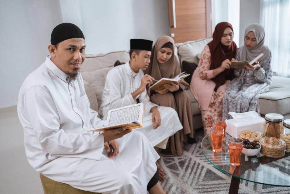 Image ID 197547906 TANAMKANLAH sikap ambil tahu dan cakna dalam diri setiap individu Muslim berkaitan tanggungjawab yang perlu dilaksanakan bagi menstabilkan semula kedudukan umat Islam. -Gambar hiasan