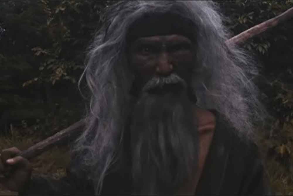 Kemunculan lelaki tua ini akan menambah misteri kepada Banglo Seksyen 12.