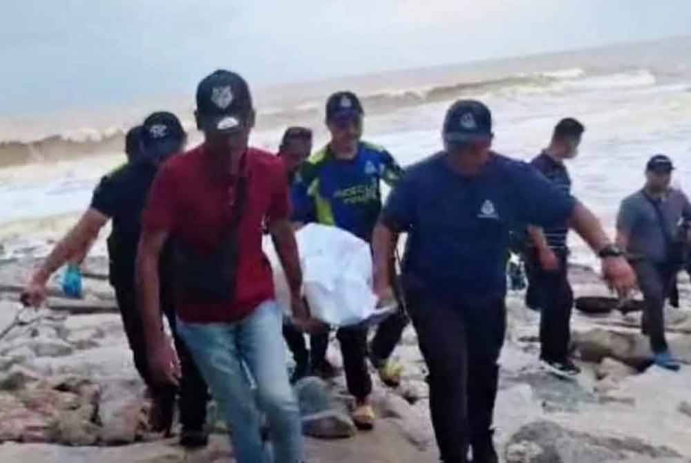 Mayat suspek ditemukan oleh orang ramai yang mengunjungi Pantai Teluk Lipat, Dungun pada petang Jumaat. - Foto: Media sosial