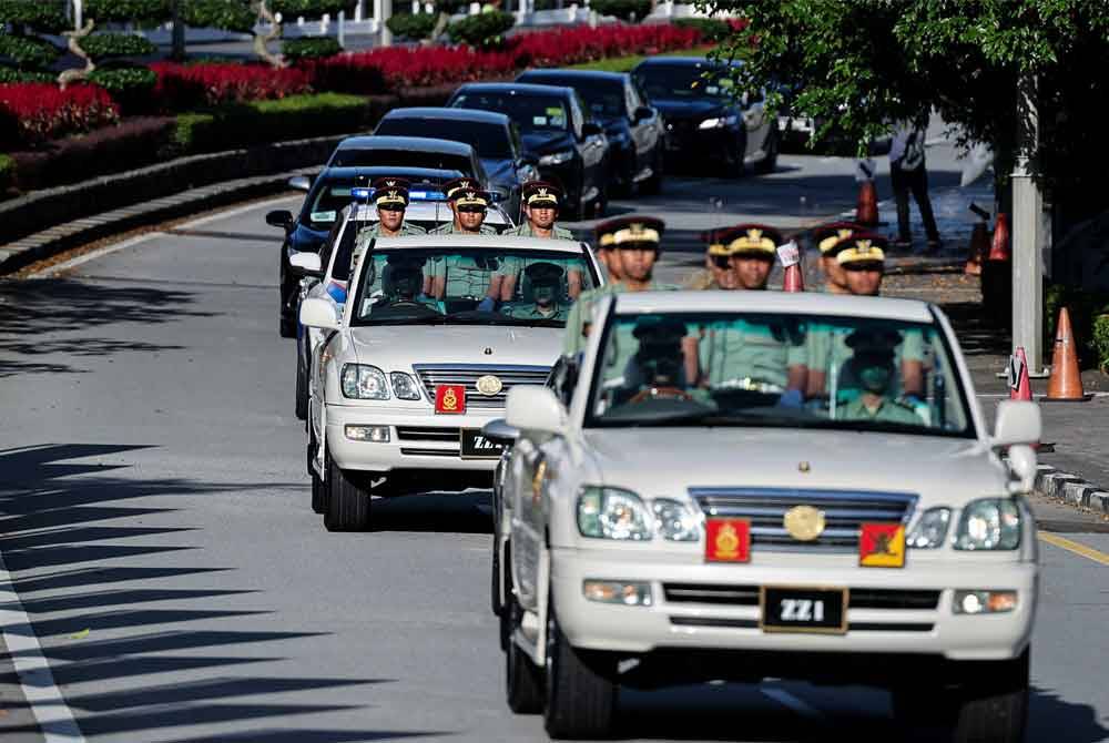 Sekitar sesi raptai Istiadat Keberangkatan Balik sempena tamat tempoh pemerintahan Yang di-Pertuan Agong Al-Sultan Abdullah Ri’ayatuddin Al-Mustafa Billah Shah di Dataran Parlimen pada Ahad. Foto Bernama