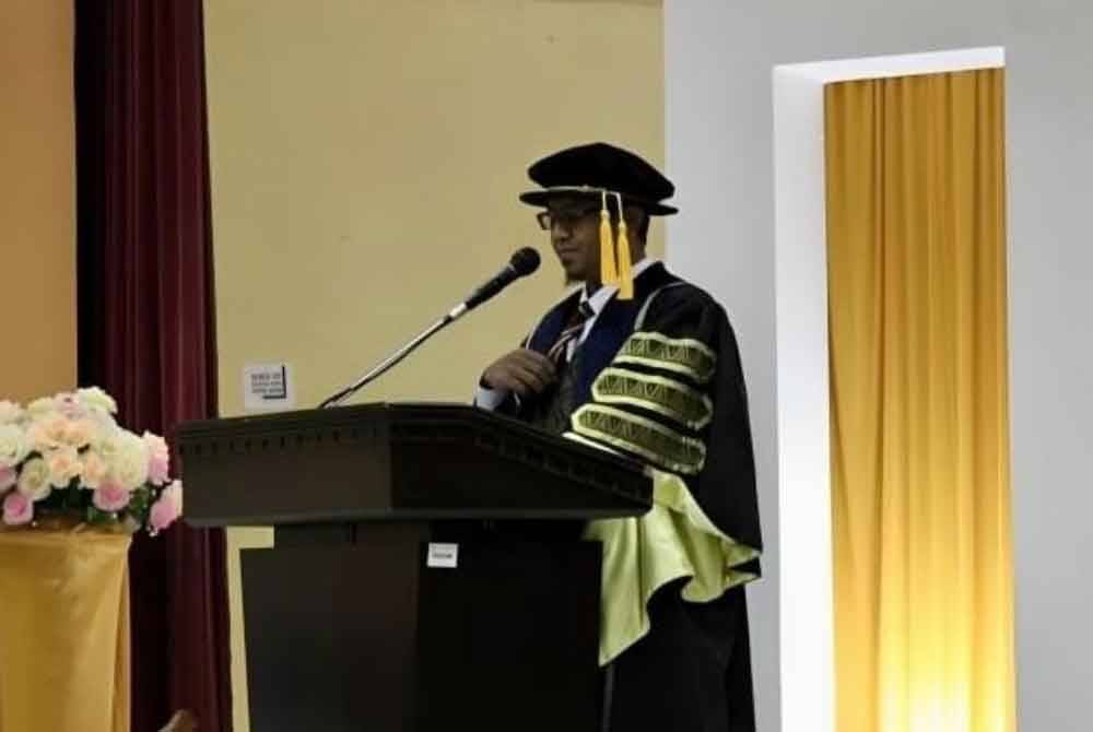 Ts Dr Nik Mohd Khairuddin berucap pada Majlis Graduasi MRSM Kuala Krai ke-20 pada Khamis.