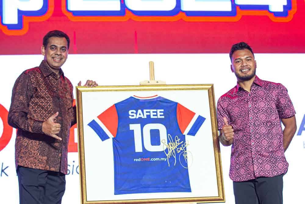Safee Sali dilantik sebagai Duta Jenama redONE.