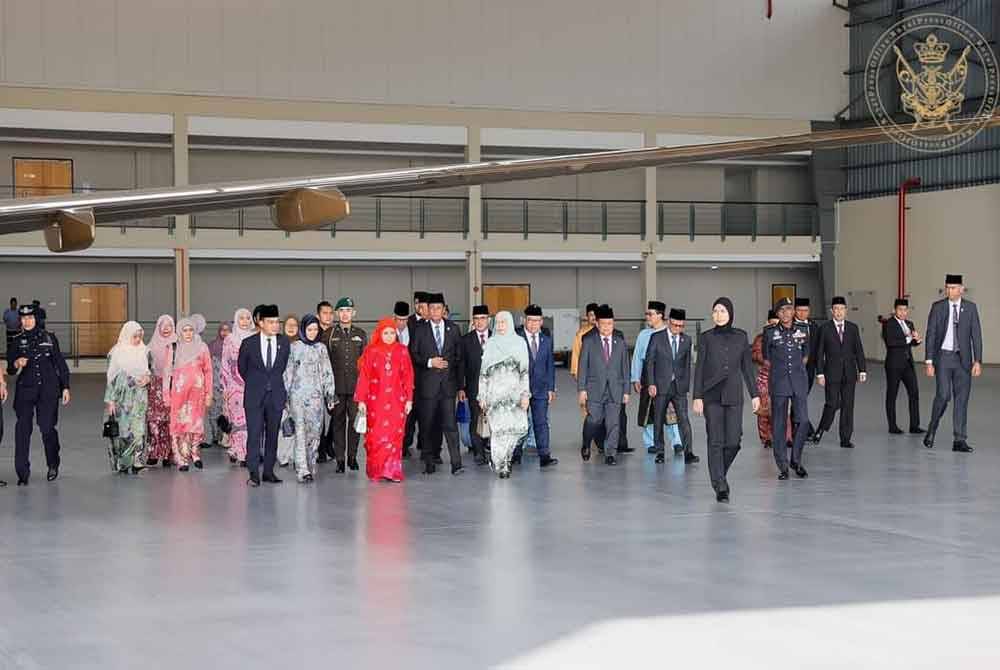 Raja Zarith Sofiah berangkat ke Kuala Lumpur secara rasmi pada Isnin. Foto Facebook Sultan Ibrahim Sultan Iskandar