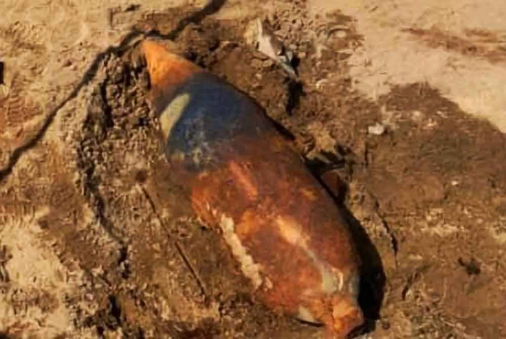 Sebutir lagi bom zaman perang dunia kedua ditemukan di tapak pembinaan Lapangan Terbang Sultan Ismail Petra (LTSIP) di Kota Bharu pada Isnin.