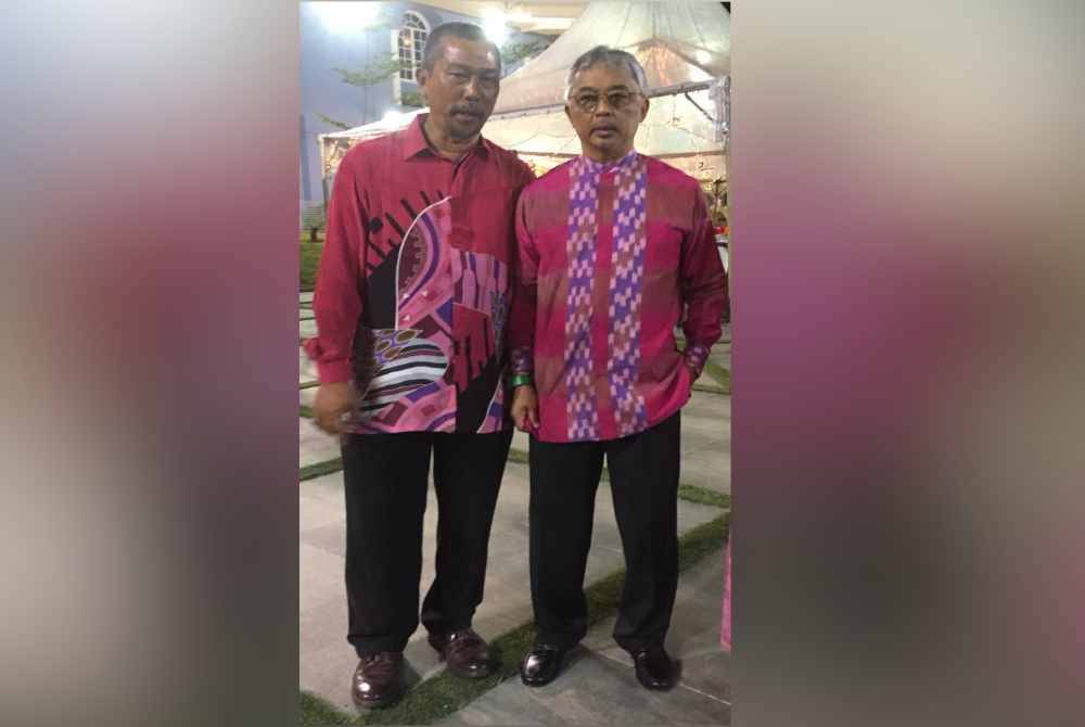 Zoolkefely bersahabat bersama Al-Sultan Abdullah sejak di bangku sekolah lagi.