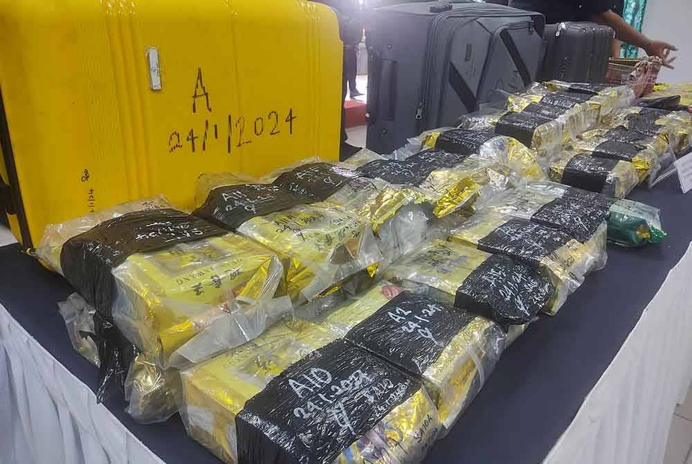 Dadah yang dirampas polis susulan tangkapan tiga suspek di Sepang, 24 Januari lalu.