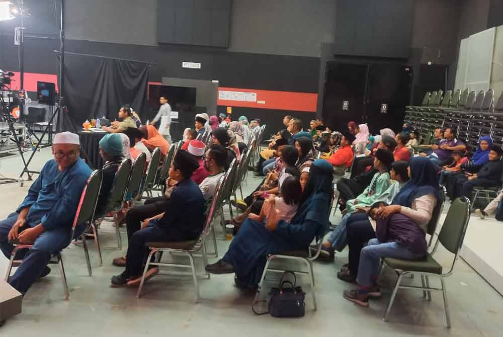 Suasana pertandingan azan sempena Jualan Gudang Karangkraf 2024 di Kompleks Kumpulan Karangkraf pada Selasa.