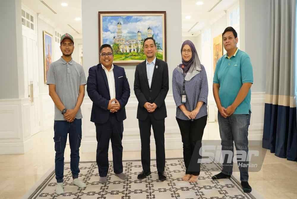 Kunjungan Sinar Harian ke kediaman rasmi Menteri Besar Johor di Saujana Johor Bahru.