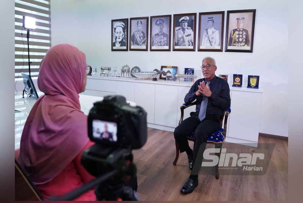 Mohamed Perang sudah berkhidmat sebagai Dato Perdana Dalam Istana Besar Johor selama lebih 13 tahun.