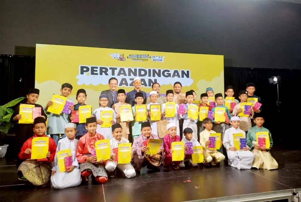 Selain Pertandingan Hafazan yang disertai 20 peserta cilik, Jualan Gudang Karangkraf turut mengadakan Pertandingan Azan pada Selasa.