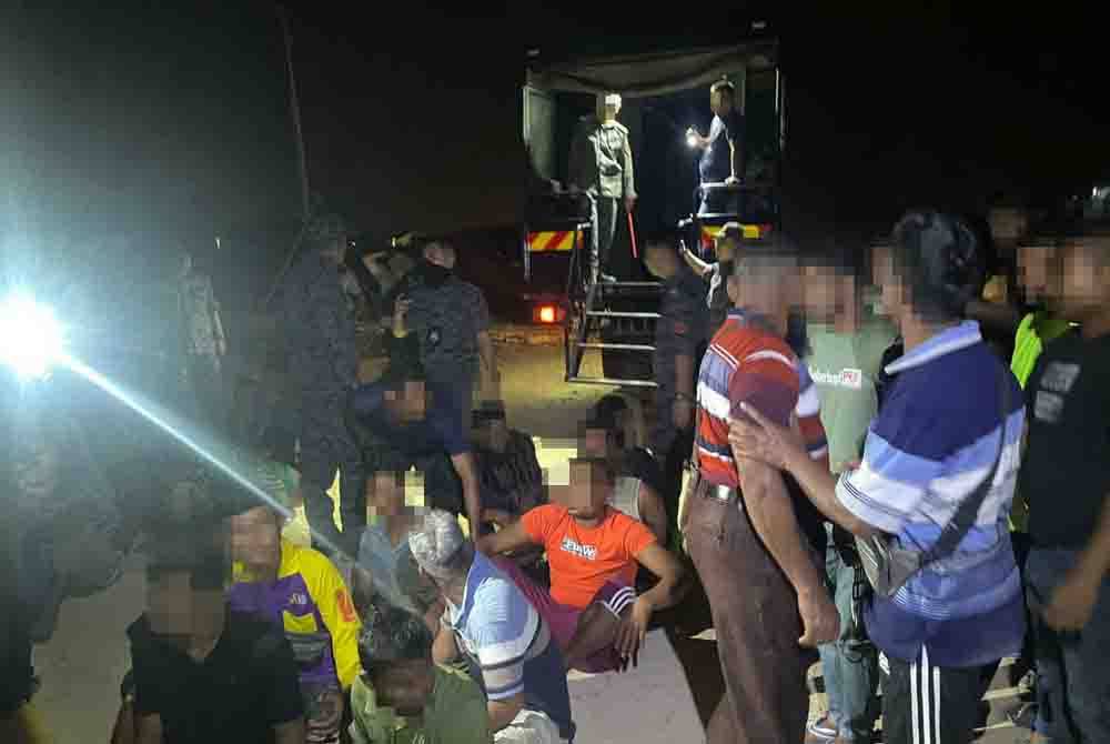 Kesemua mereka yang ditahan akan dihantar ke Depot Imigresen Machap Umboo. Foto JIM Melaka