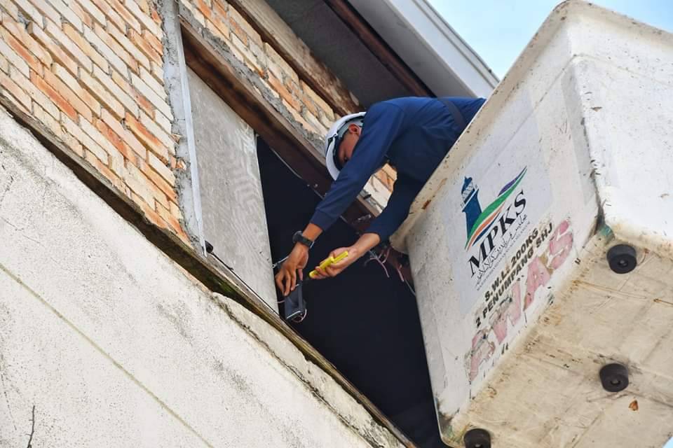 Tindakan penguatkuasan ke atas premis operasi burang walit.