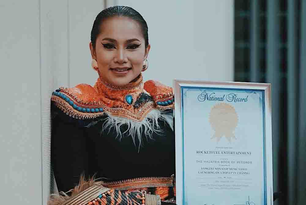 Elly menerima pengiktirafan daripada MBOR.