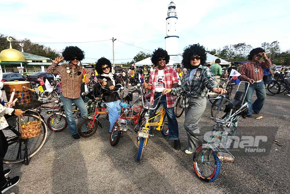 Antara peserta yang menyertai kayuhan Basikal Klasik Rembau.