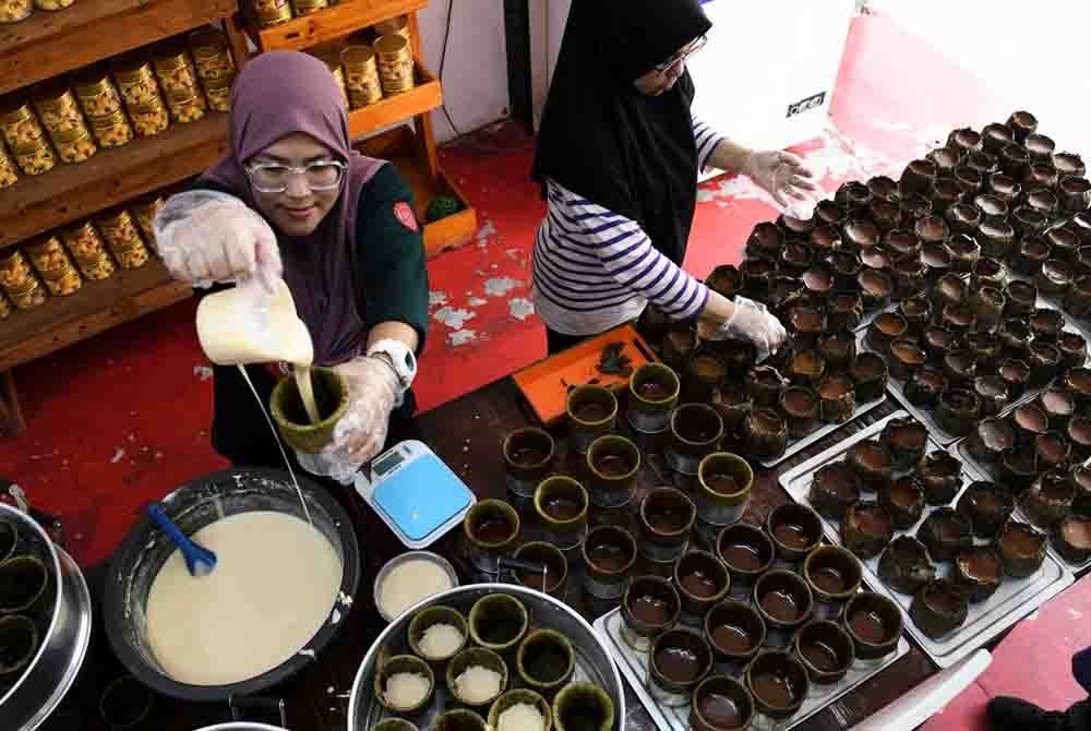 Kuih bakul atau ‘Nian Gao’ menjadi antara menu wajib ketika perayaan Tahun Baharu Cina malah tidak lengkap rasanya jika hidangan tradisi masyarakat Tionghoa tidak disajikan terutama pada hari pertama perayaan tersebut.Foto Bernama