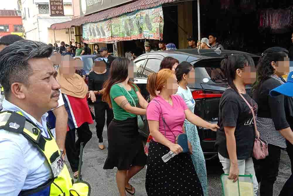 Pemeriksaan melibatkan 469 warga asing terdiri daripada warga Indonesia, Nepal, India, Pakistan, Bangladesh dan Myanmar.