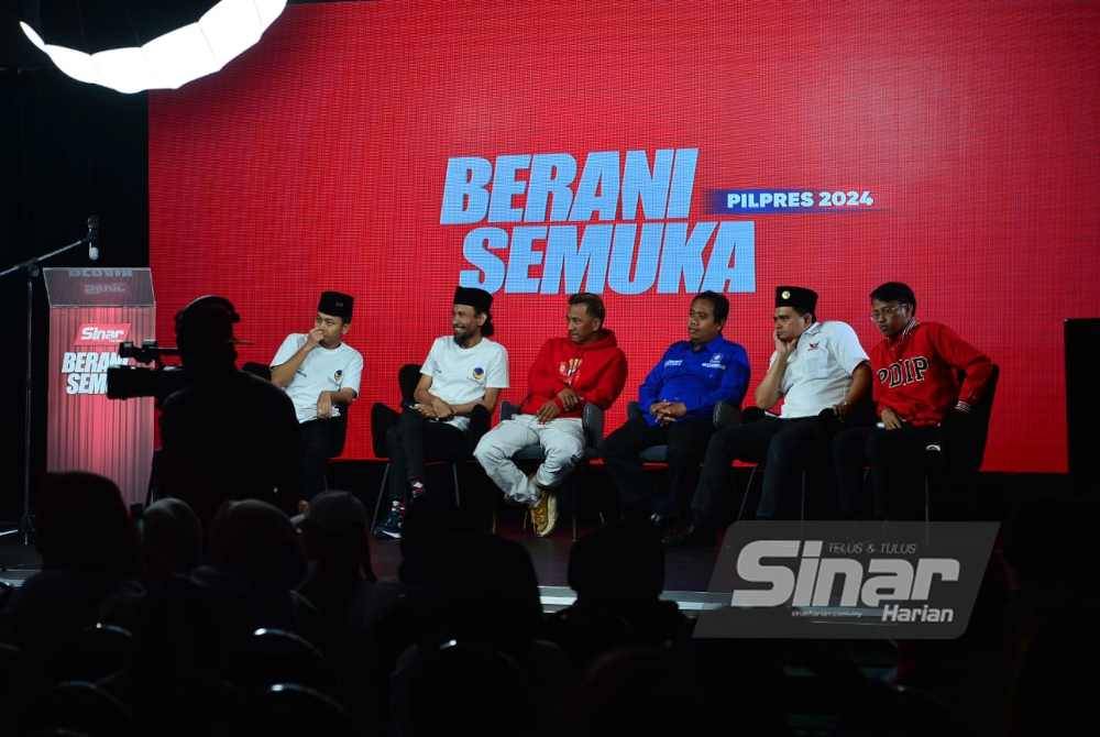 Muliadi Baharuddin Yusuf (tiga dari kiri) pada program Berani Semuka: Indonesia Pilih Siapa sempena Pilpres 2024 di Kumpulan Karangkraf, Shah Alam pada Ahad. Foto Sinar Harian ASRIL ASWANDI SHUKOR