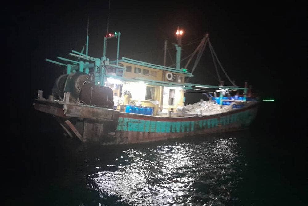 Bot nelayan tempatan kelas C yang digunakan lima nelayan warga asing.