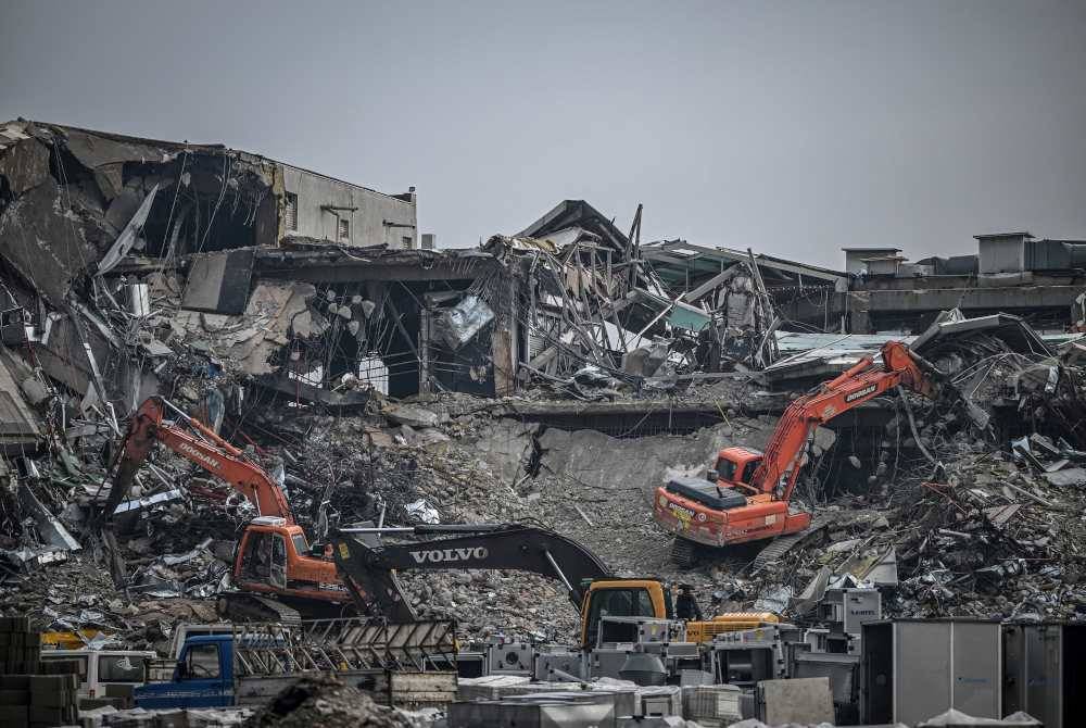 Hampir 90 peratus struktur di kawasan pusat gempa yang bersempadan Syria musnah dalam kejadian itu.