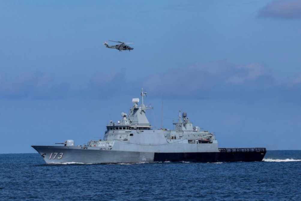 Kemampuan pertahanan maritim juga adalah kritikal, apa lagi Malaysia turut mempunyai pergantungan ekonomi yang bukan sedikit kepada sektor perdagangan maritim serta aset-aset ekonomi bernilai tinggi di pesisir pantai.