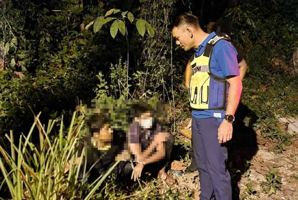 Operasi Khas PDRM yang diketuai Ketua Polis Daerah Tapah, Superintenden Mohd Naim Asnawi berjaya menahan dua tahanan etnik Rohingya malam tadi. Foto: ihsan polis