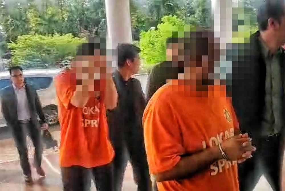 Seorang ketua jabatan (kiri) dan pengarah sebuah syarikat direman kerana disyaki terbabit dalam kes membuat tuntutan pembekalan yang tidak wujud berjumlah RM49,900.