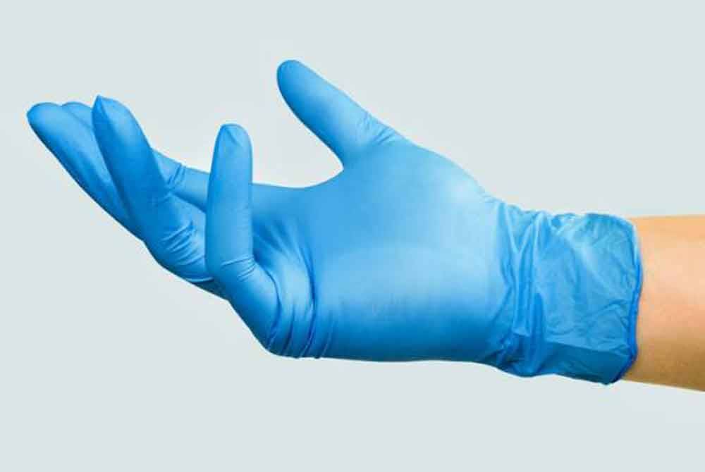 Dua rakan yang dituduh menipu dua lelaki berhubung pengedaran 180,000 kotak sarung tangan getah membabitkan kerugian lebih RM1 juta tiga tahun lalu dilepas dan dibebaskan oleh Mahkamah Sesyen di sini pada Selasa.Gambar hiasan