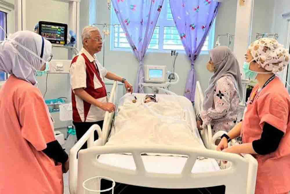 Gambar yang dimuat naik Ismail Sabri di Instagram ketika melawat Sufi Syafrina.