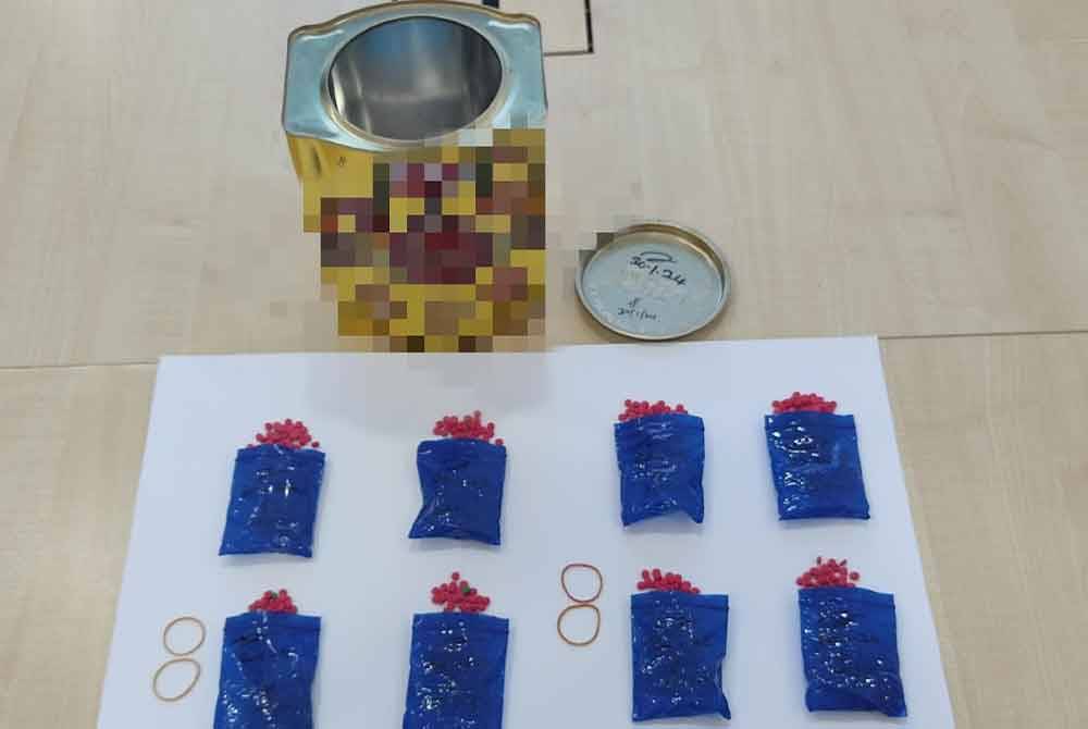 Anggota tentera antara 1,074 individu yang ditahan polis sepanjang 10 hari menerusi Operasi Tapis Khas (OTK) dan Ops Tapis Bersepadu Sempadan di seluruh negeri yang berakhir pada Rabu.