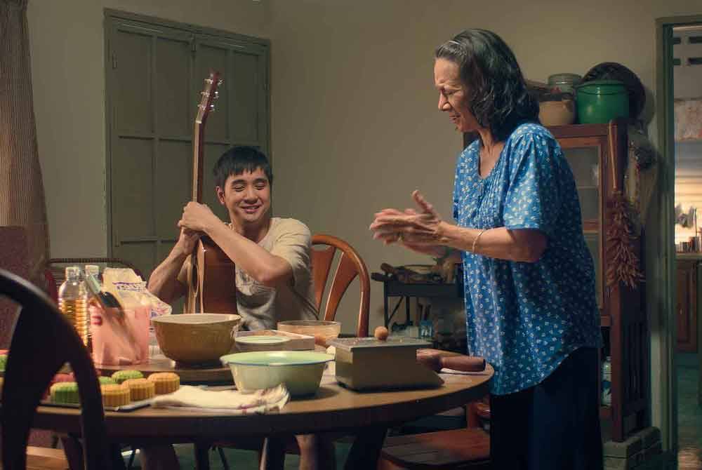 Aileen disifatkan sebagai seorang ibu yang penyayang, tenang dan sentiasa memberi sokongan kepada anak-anak.