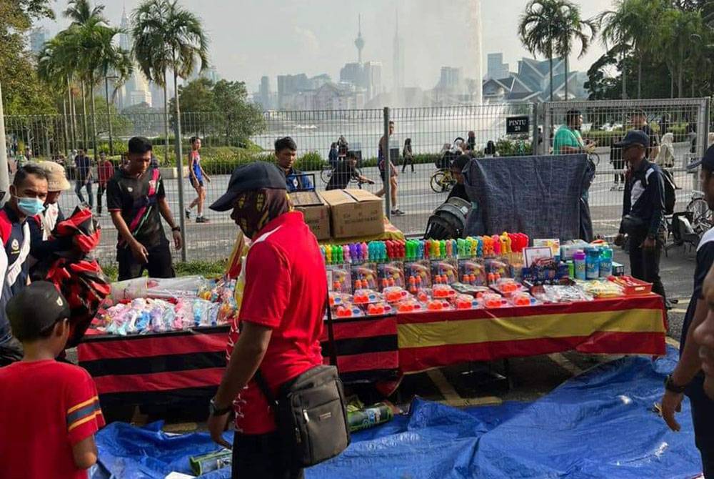 Antara perniagaan yang dikesan beroperasi tanpa lesen.
