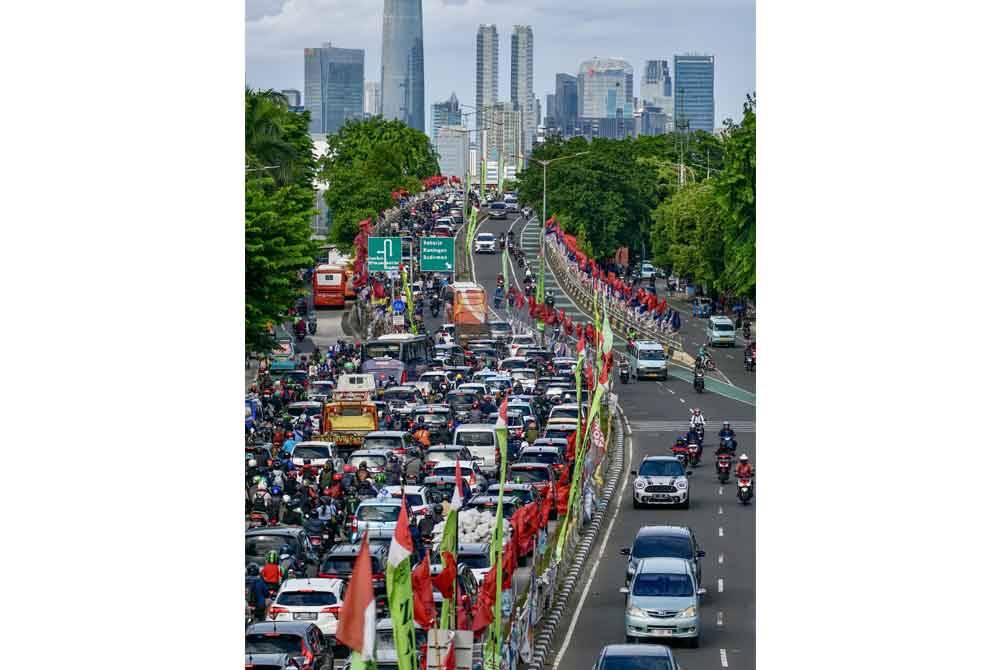 Kempen pilihan raya yang dimeriahkan dengan 'perang bendera' kini tamat dan memasuki fasa bertenang selama tiga hari bermula Ahad.