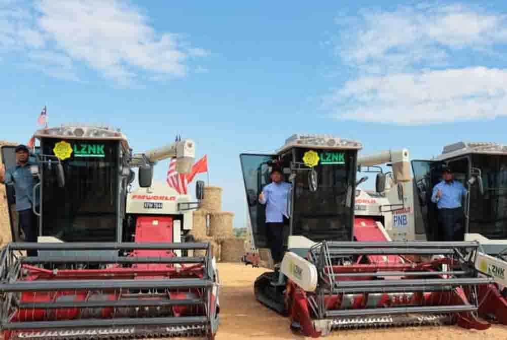 Tiga mesin padi sumbangan PNB mampu meningkatkan keuntungan kepada peserta SBBA.