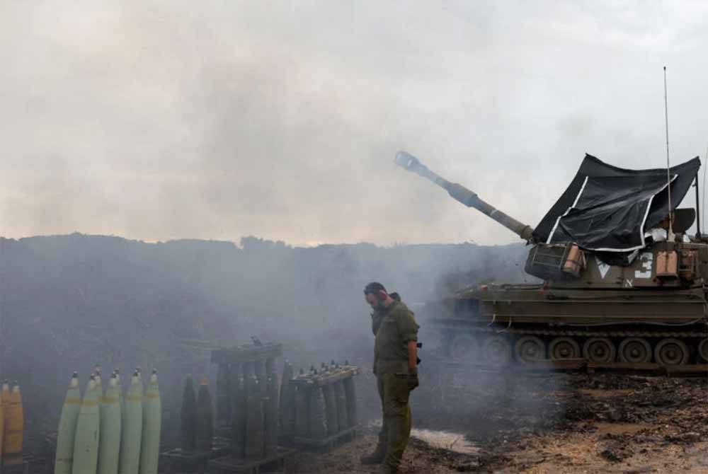 Tentera Israel melakukan persiapan untuk menyerang Lubnan. - Foto Reuters