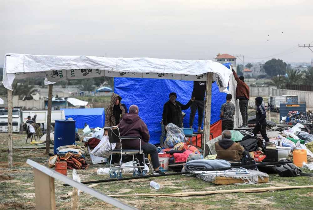 Kawasan Deir el-Balah di tengah Gaza kini menjadi tempat berlindung ratusan penduduk Palestin.