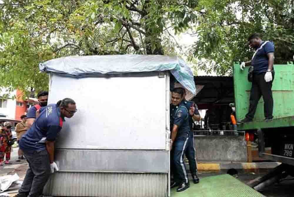 Operasi dilaksanakan oleh Jabatan Penguatkuasaan dan Pejabat Cawangan DBKL Seputeh. - Foto: DBKL