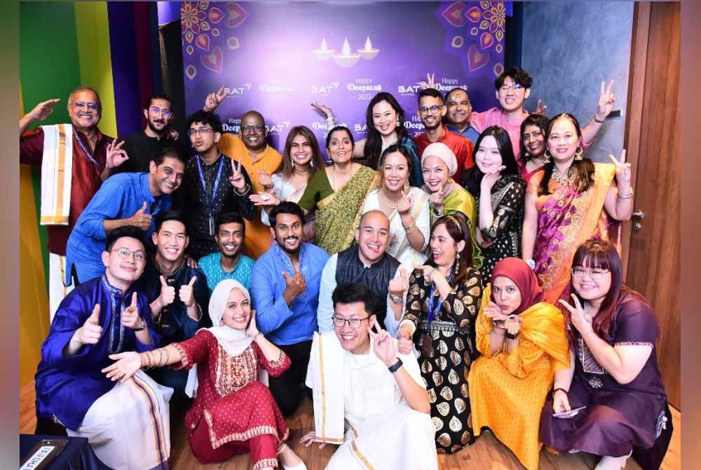 
Kakitangan BAT Malaysia bersama-sama meraikan pencapaian membanggakan itu