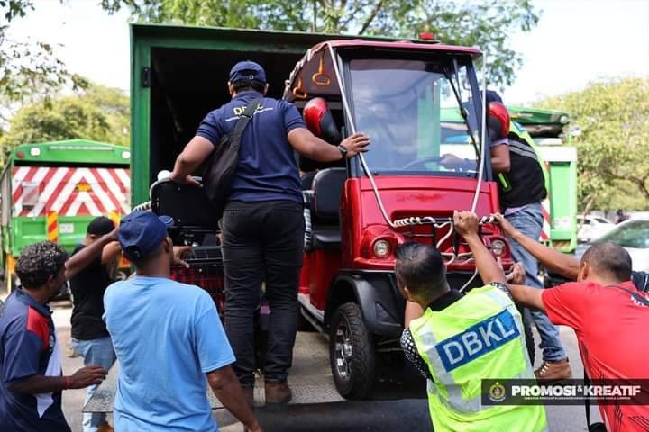 Barangan disita dihantar ke Stor Sitaan DBKL Jalan Lombong, Taman Miharja Cheras untuk dokumentasi dan tindakan selanjutnya. Foto DBKL