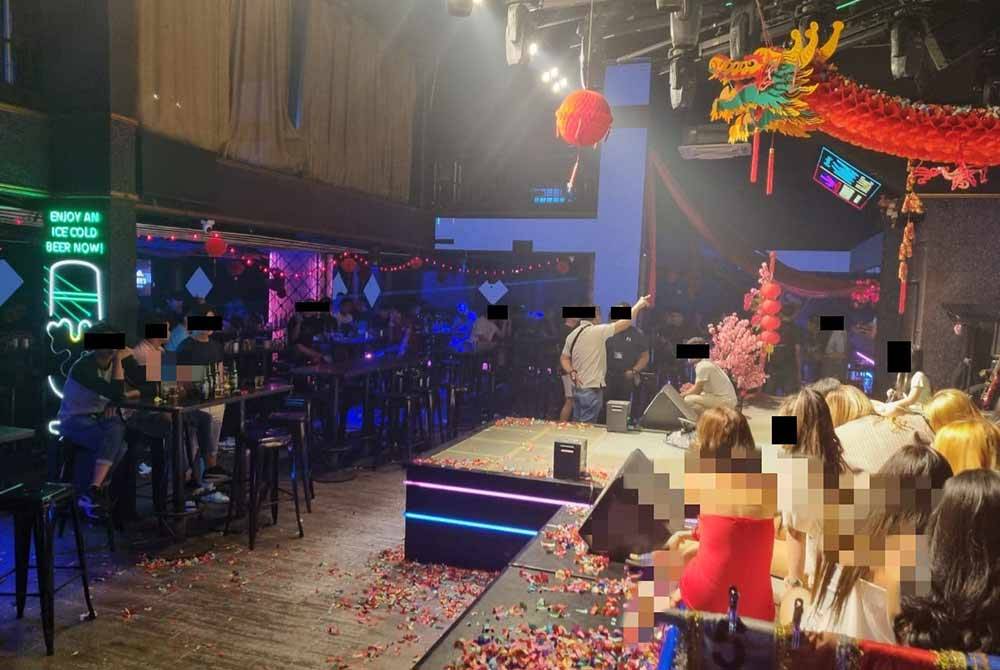 Antara individu yang ditahan dalam serbuan di sebuah pusat hiburan di negeri ini dalam operasi pada Jumaat dan Sabtu. - Foto IPK Johor