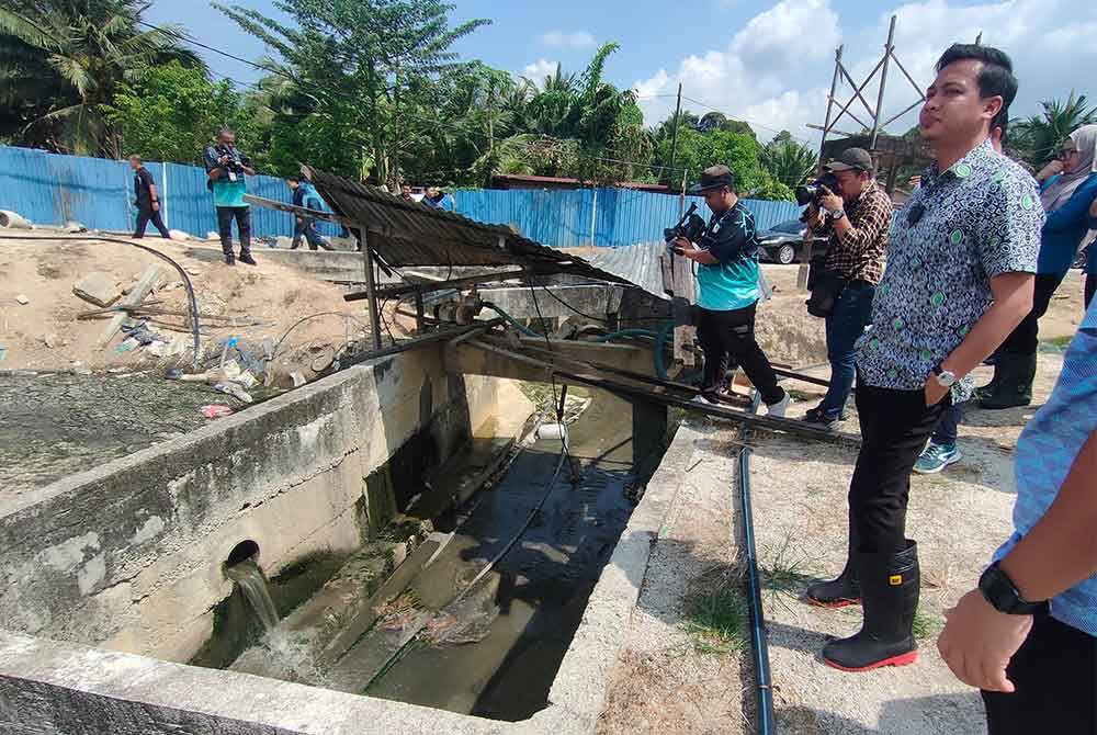 Lokasi ladang ternakan di Sungai Lembu, Bukit Mertajam Pulau Pinang yang disyaki menyebabkan berlakunya pencemaran sungai.