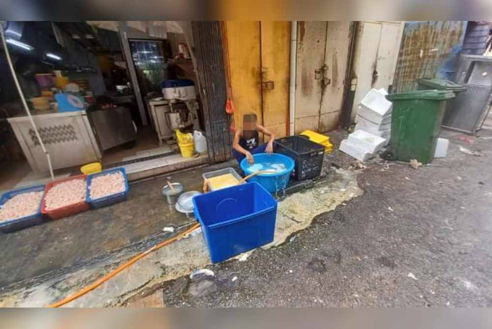 Pelbagai kesalahan bersabit aspek kebersihan, petugas serta persekitaran premis telah dikenakan tindakan.