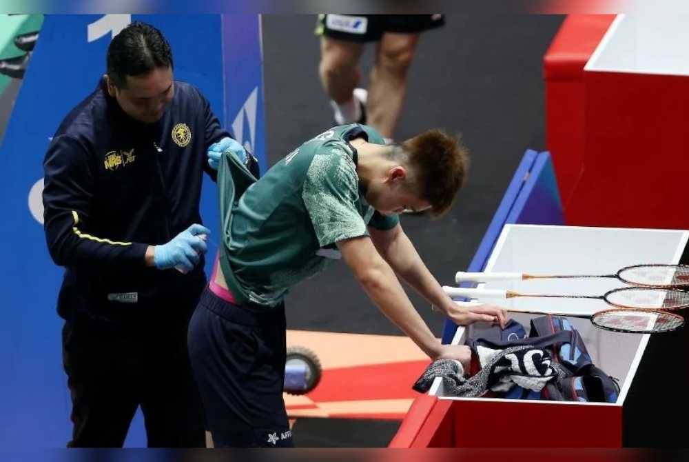 Tze Yong terpaksa menarik diri pada perlawanan suku akhir BATC 2024 menentang pemain Singapura, Jason Teh pada Jumaat lepas selepas mengalami kecederaan tulang belakang. Foto Bernama